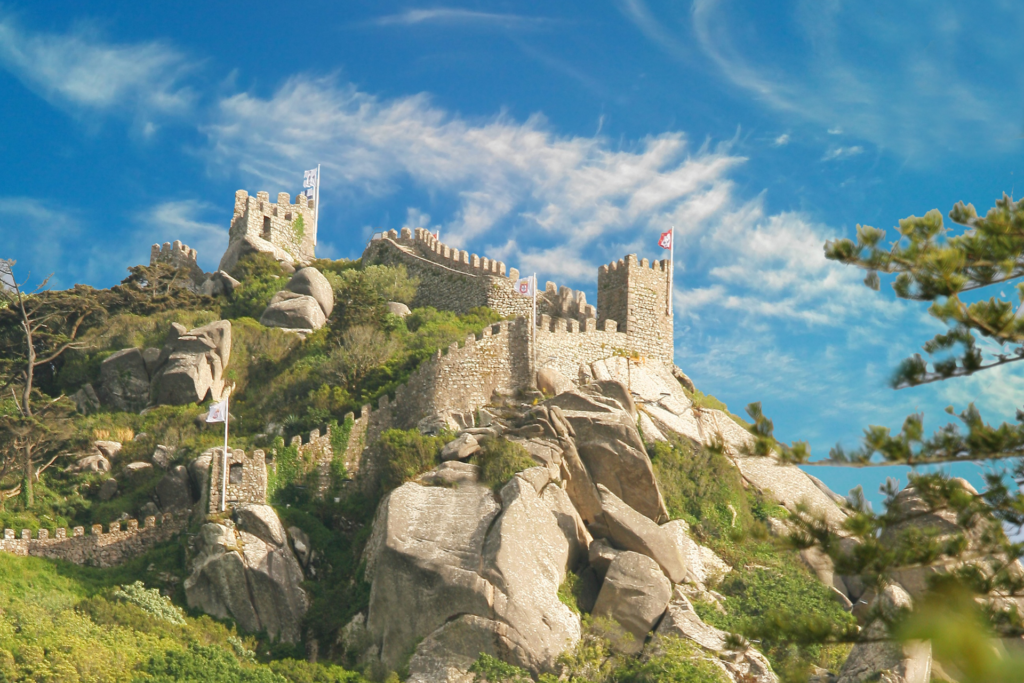 Can You Visit Pena Palace and the Moorish Castle on the Same Day - Visitar el Palacio da Pena y el Castillo de los Moros el mismo día - Você pode visitar o Palácio da Pena e o Castelo dos Mouros no mesmo dia - Kann man den Pena-Palast und die Maurenburg am selben Tag besichtigen