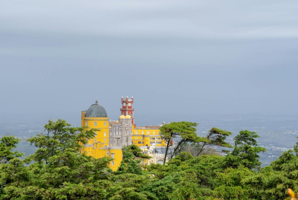 Como visitar o Palácio da Pena a partir de Lisboa - Visit Pena Palace from Lisbon - Cómo visitar el Palacio da Pena desde Lisboa - Wie man den Pena-Palast von Lissabon aus besucht