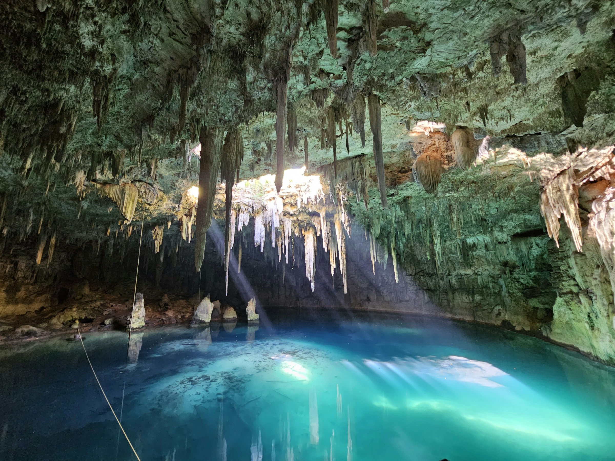 Cenote Ik Kil: Schwimmen, Tickets, Öffnungszeiten & Touren - Zonder de landcodes Cenote Ik Kil: Nadar, entradas, horarios y tours - Cenote Ik Kil : baignade, billets, horaires et excursions - Cenote Ik Kil: Swimming, Tickets, Opening Hours & Tours - Cenote Ik Kil: Zwemmen, tickets, openingstijden & tours - セノーテ・イキル：遊泳、チケット、営業時間＆ツアー